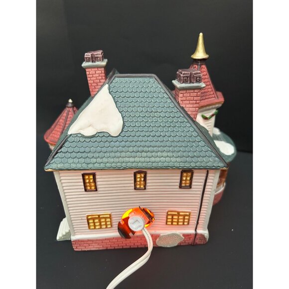 Hand-Painted Victorian Christmas Village Light-Up House Snowy Festive Wreaths - Picture 4 of 11